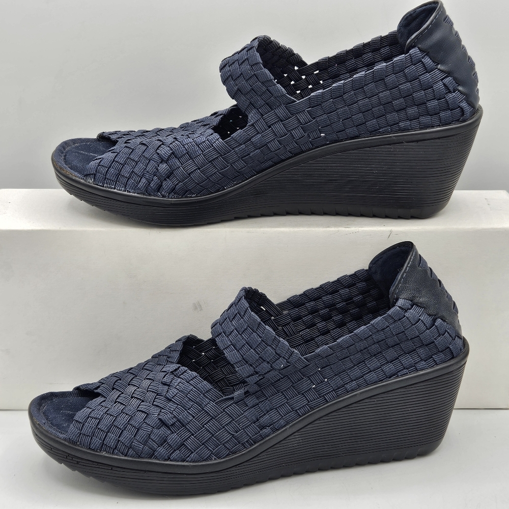 Bear Trap Umma Navy Blue Woven 2.5"  Wedge Sandals Size 6.5